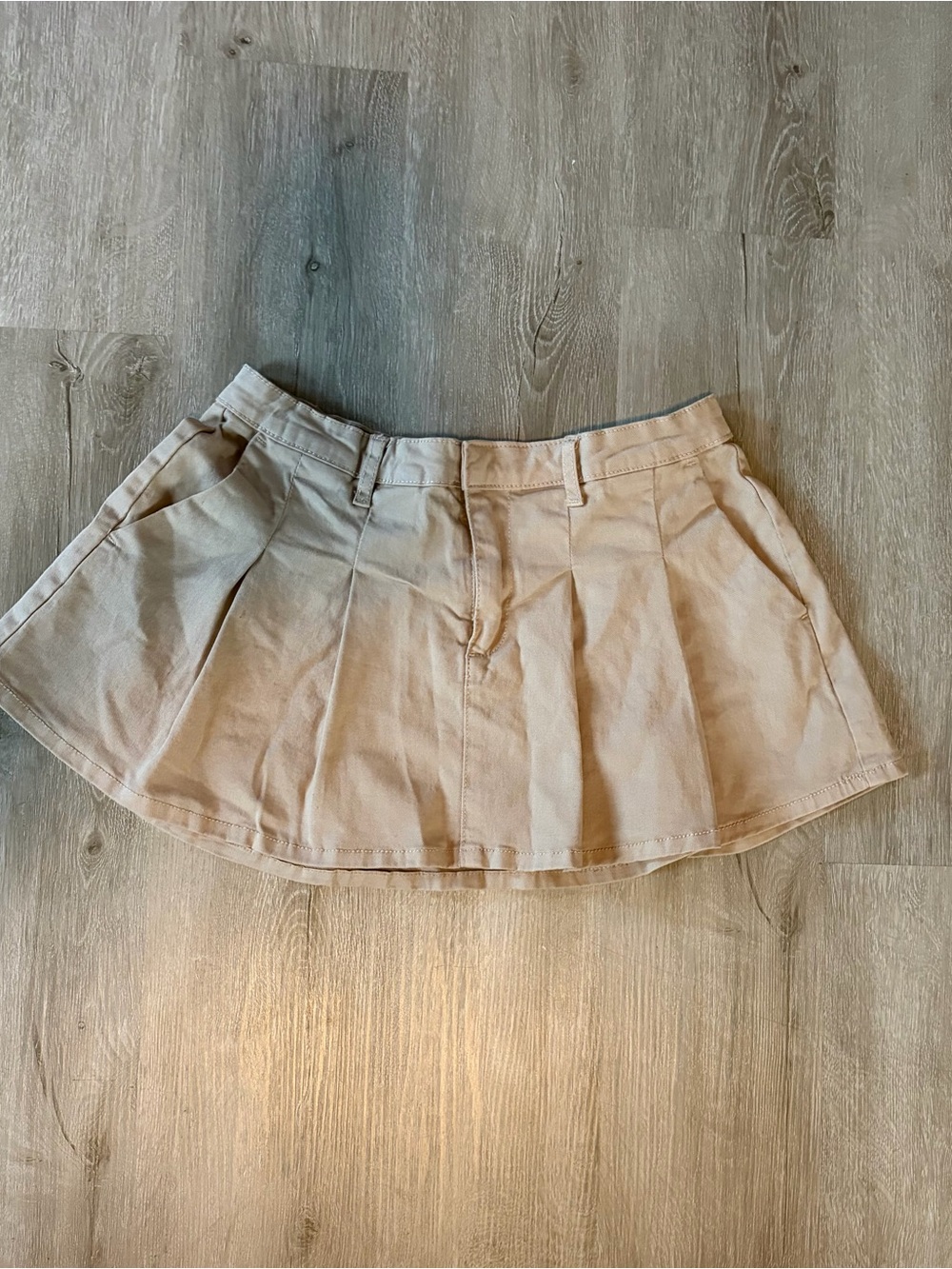 Cotton On Pleated Mini Skirt in Beige